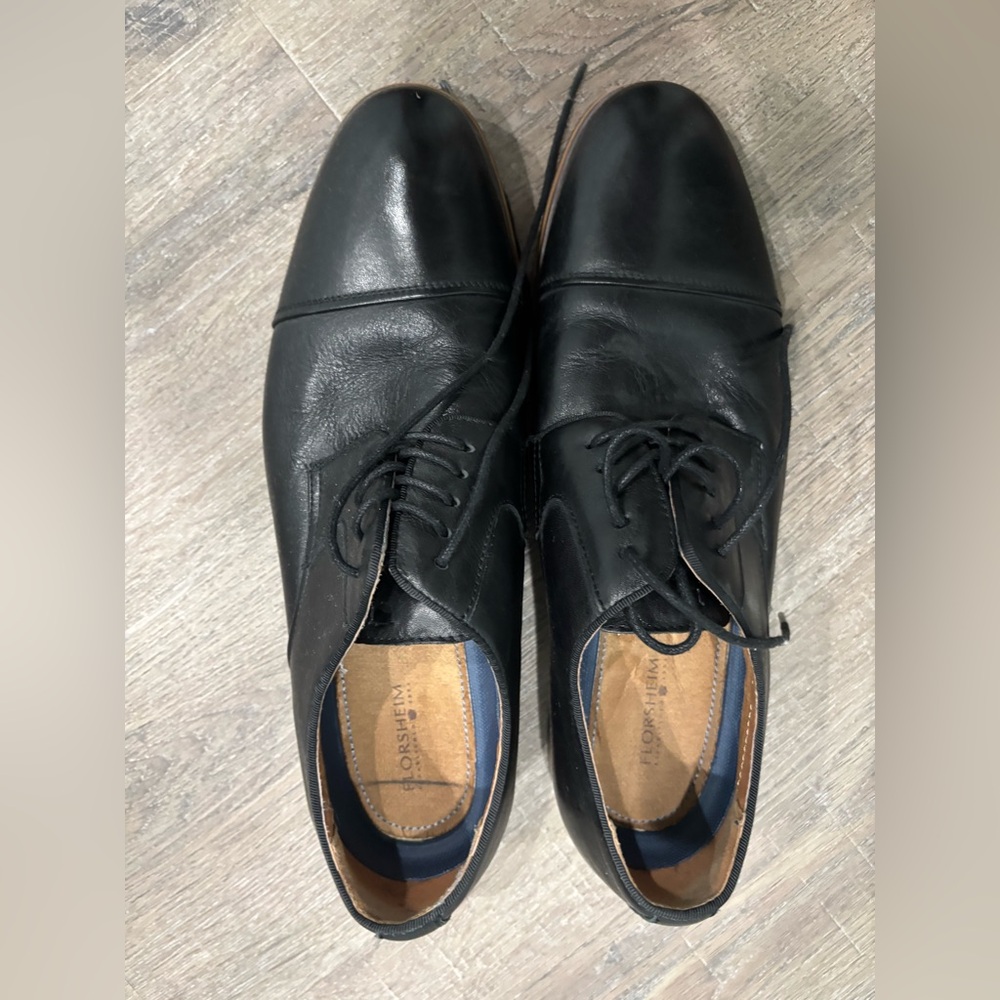 Florsheim black leather dress shoes